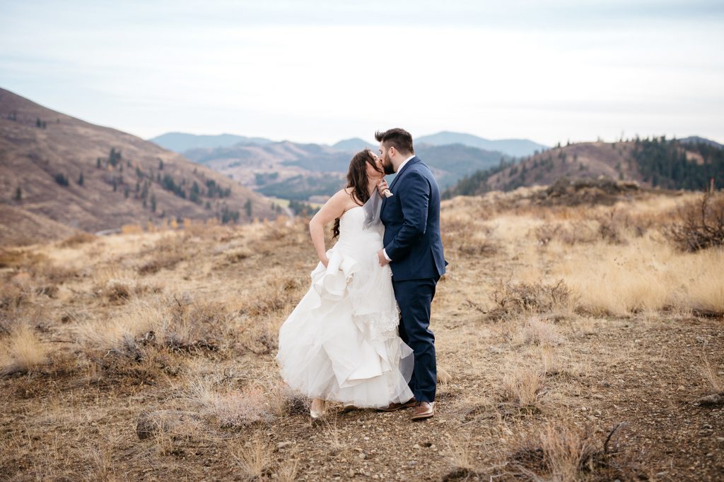 Sun Mountain Lodge Wedding Photographer