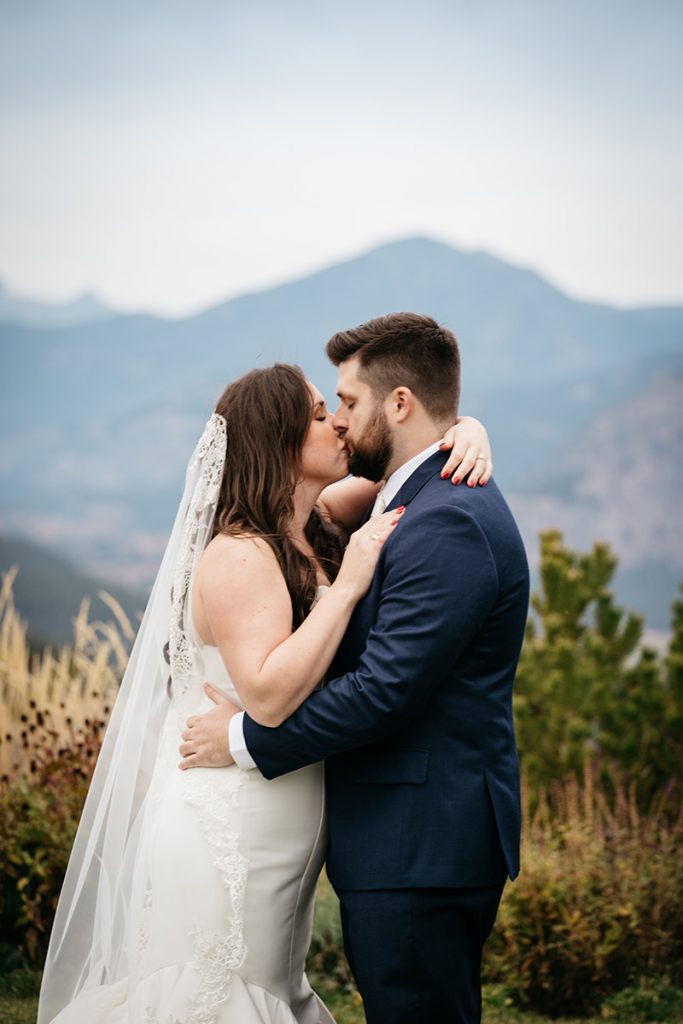 Sun Mountain Lodge Wedding Photographer