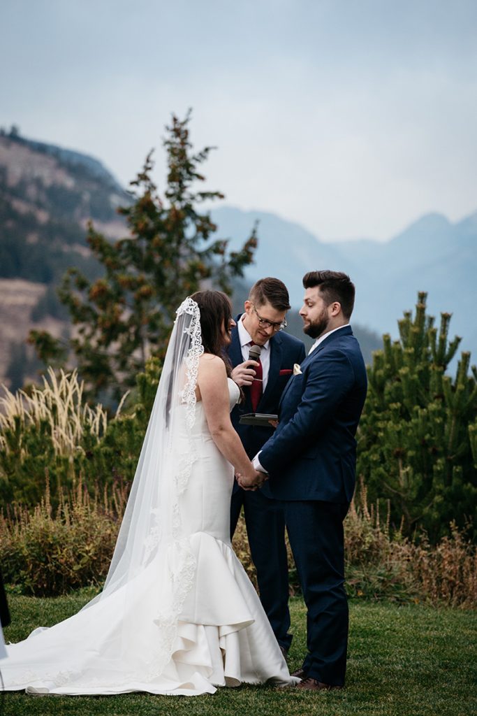 Sun Mountain Lodge Wedding Photographer