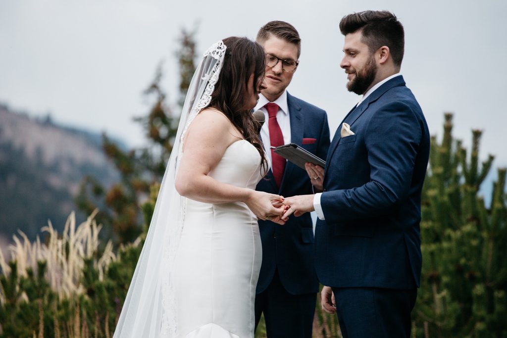 Sun Mountain Lodge Wedding Photographer