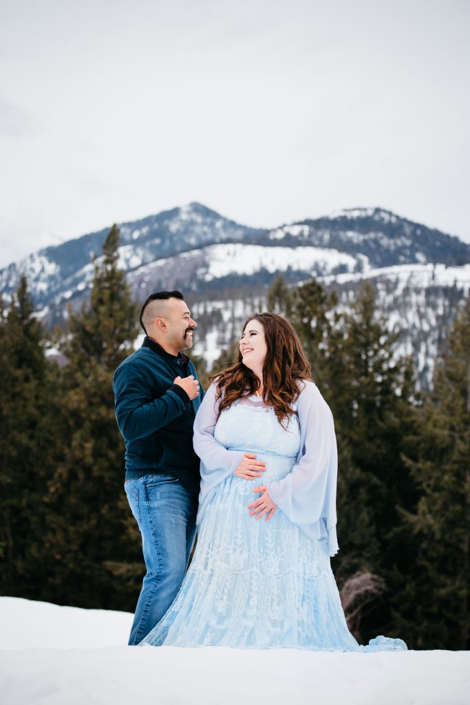 Methow Valley Maternity Photographer