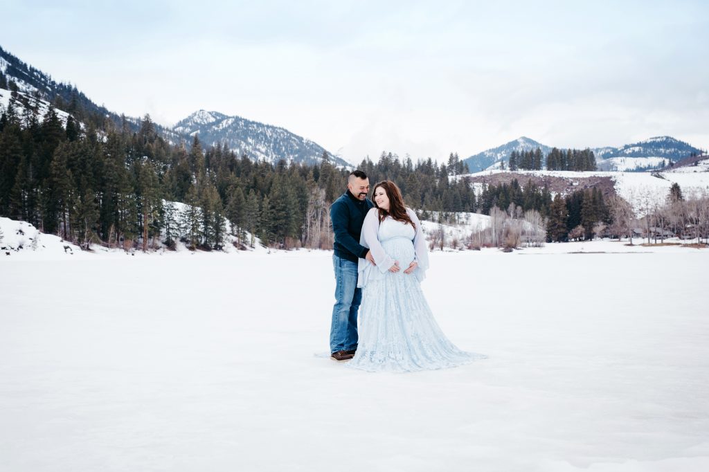Methow Valley Maternity Photographer