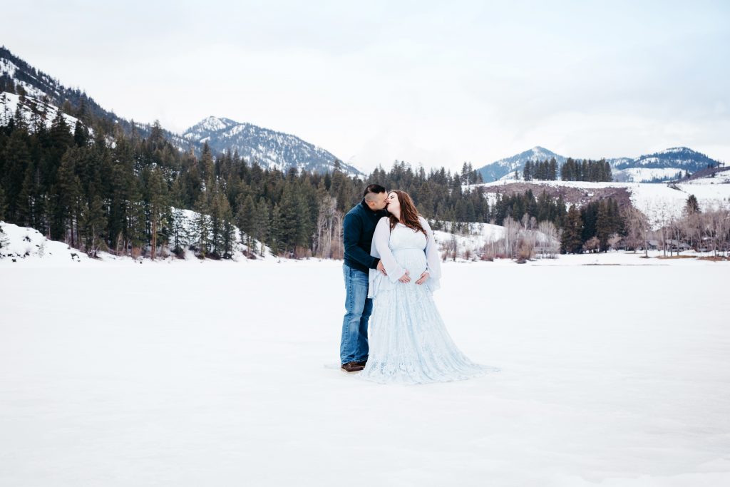 Methow Valley Maternity Photographer
