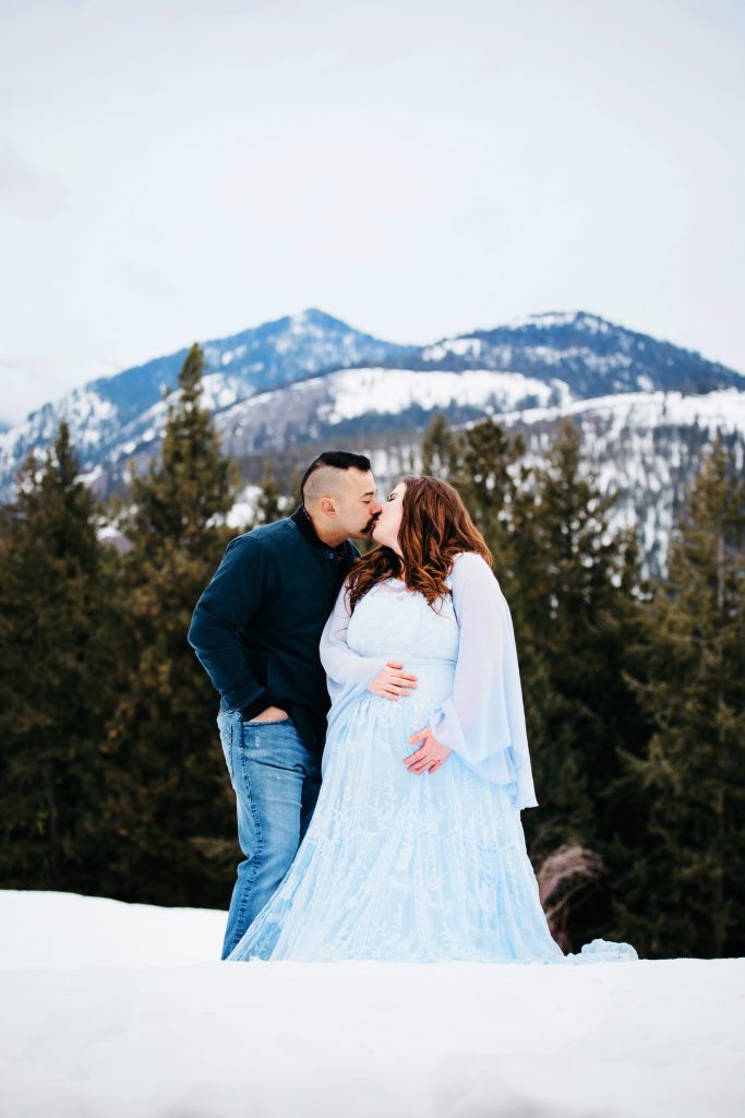 Methow Valley Maternity Photographer