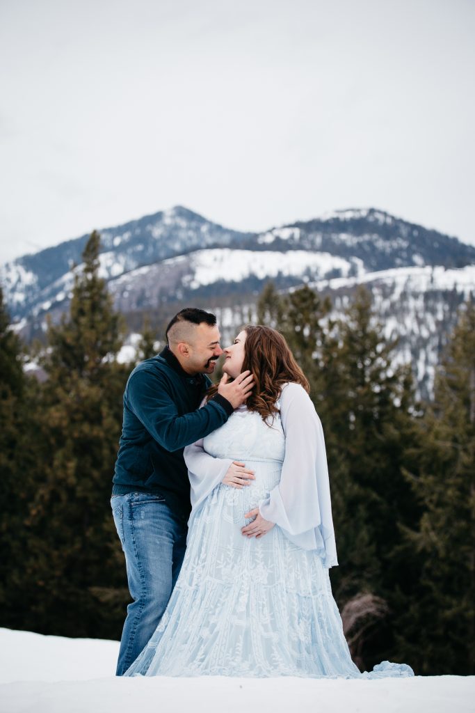 Methow Valley Maternity Photographer
